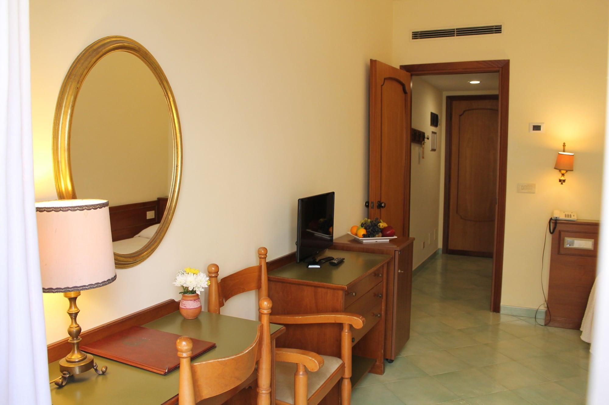 Hotel Terme Alexander อีสเกีย ภายนอก รูปภาพ
