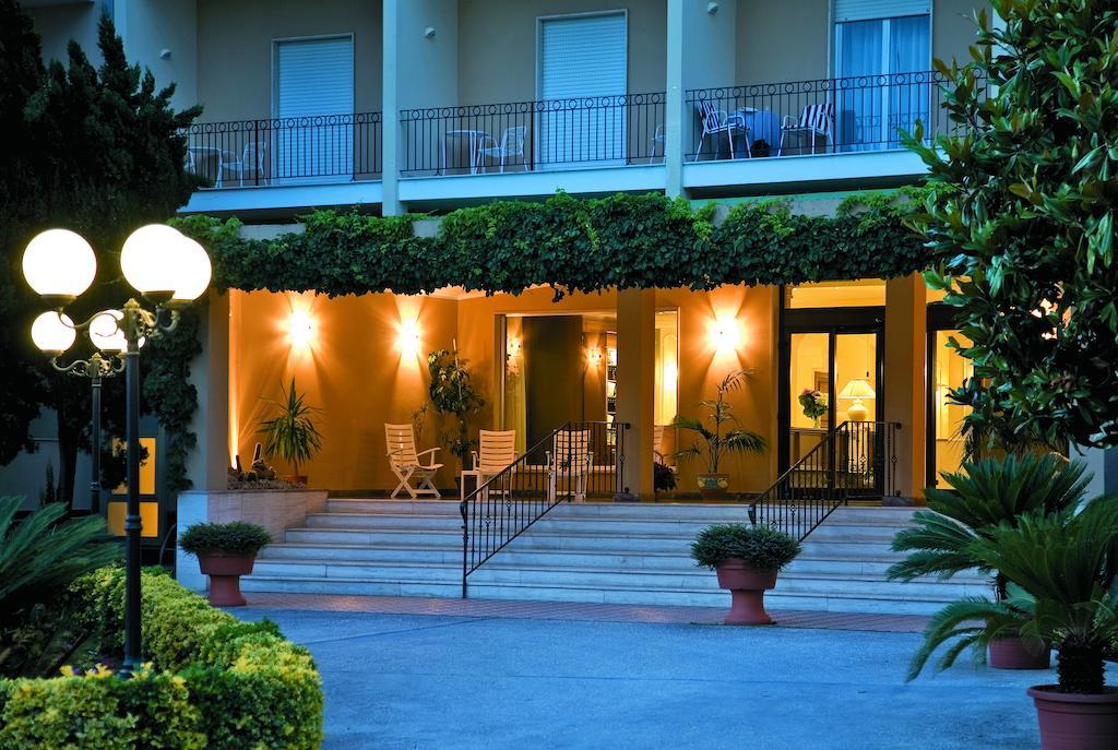 Hotel Terme Alexander อีสเกีย ภายนอก รูปภาพ