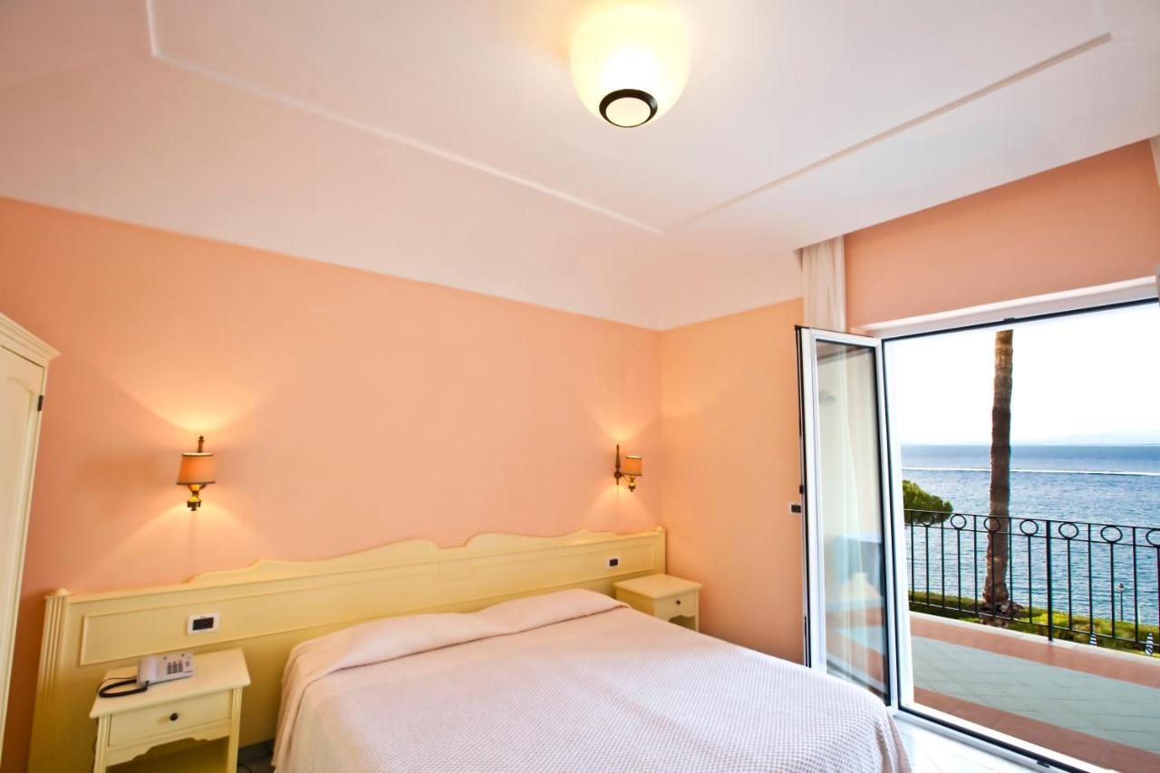 Hotel Terme Alexander อีสเกีย ภายนอก รูปภาพ